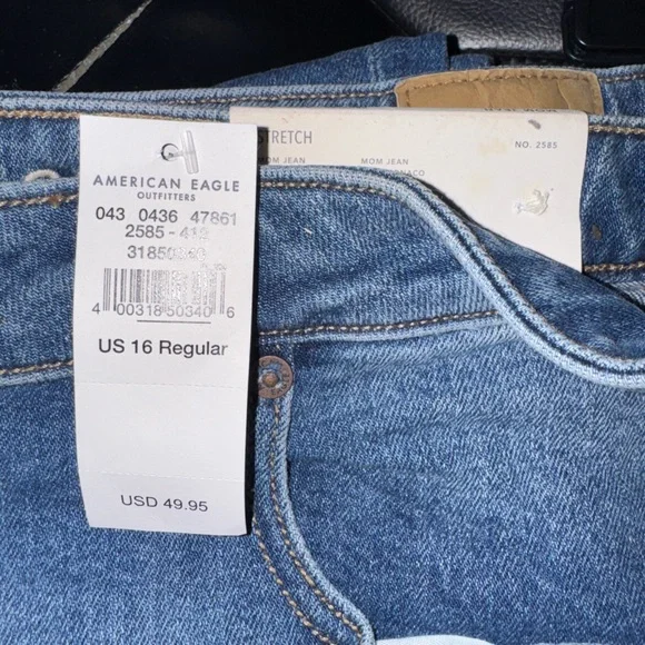 American Eagle Mom Jean Medium Wash Size 16/33W - Picture 4 of 4